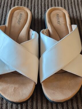 Array Women’s Cream Crossband Slide Mules ....Great Sandals